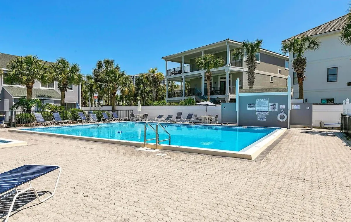 Community pool